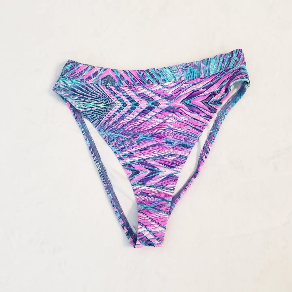 High-waisted lined bikini bottoms from iHR
